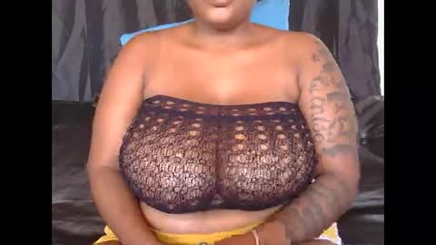 lickabletash98 online show from January 2025 12:30:02 PM