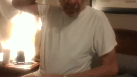 Snapshot of lickmysnowballs chatting on December 2024 11:09:01 AM lickmysnowballs online show from December 2024 11:09:01 AM