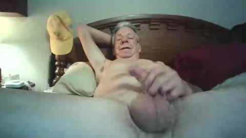 lickmysnowballs online show from April 2026 06:02:01 PM