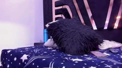 licy online show from December 2024 08:37:01 PM