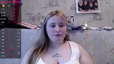 light_lunaa online show from November 2025 07:20:01 AM