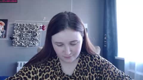Snapshot of light_lunaa chatting on June 2026 09:15:02 AM light_lunaa online show from June 2026 09:15:02 AM