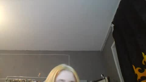 Snapshot of light_lunaa chatting on June 2026 04:22:02 PM light_lunaa online show from June 2026 04:22:02 PM