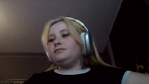Snapshot of light_lunaa chatting on July 2026 04:34:01 PM light_lunaa online show from July 2026 04:34:01 PM
