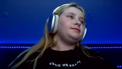 Snapshot of light_lunaa chatting on August 2026 04:09:02 PM light_lunaa online show from August 2026 04:09:02 PM