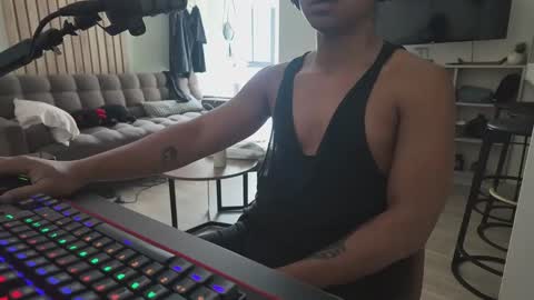 Lightskinbeachboy online show from February 2026 07:08:02 PM