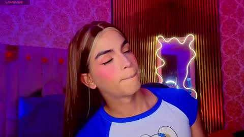 LIHIAN online show from April 2026 01:07:01 PM