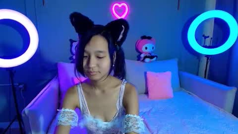 Lihn Pham online show from December 2025 03:45:02 AM