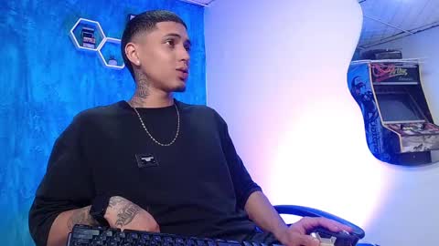 Daniel online show from December 2024 01:11:01 PM