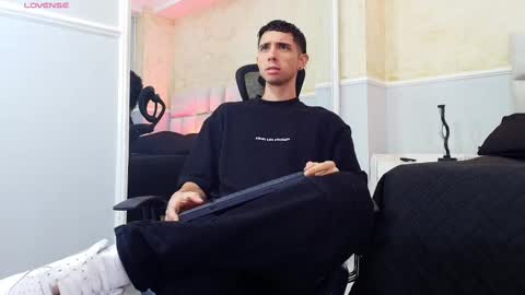 Snapshot of liiamhudson_ chatting on March 2025 04:43:02 AM L I I A M online show from March 2025 04:43:02 AM