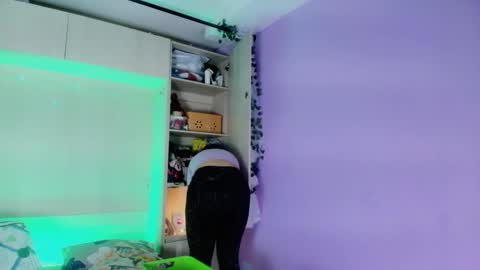         online show from September 2025 11:43:02 AM