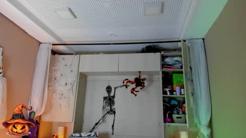         online show from October 2025 11:41:02 AM