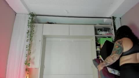 Snapshot of liiavega chatting on May 2026 11:38:01 AM online show from May 2026 11:38:01 AM