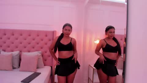 Liily Evans online show from May 2026 07:33:01 PM