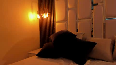 Liily Evans online show from June 2026 06:52:02 AM