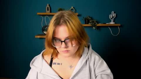 lika_pop online show from November 2025 07:35:01 PM