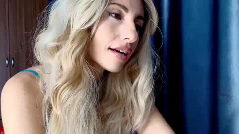 Mia                   Onlyfans link -  online show from September 2025 06:35:01 AM