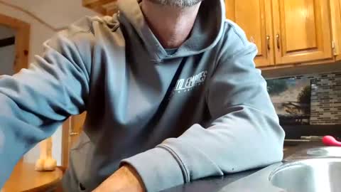 St pierre online show from October 2025 04:02:02 PM