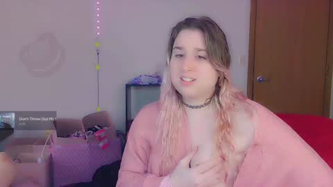 Snapshot of lil_alison_heart chatting on December 2024 02:28:02 PM Lil Alison Heart online show from December 2024 02:28:02 PM