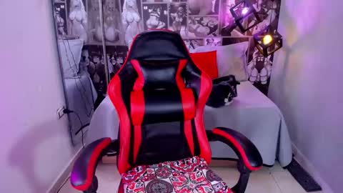 Snapshot of lil_cey chatting on October 2025 08:41:01 PM Lili Cey online show from October 2025 08:41:01 PM