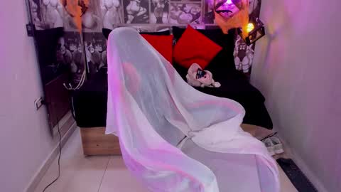 Snapshot of lil_cey chatting on October 2025 08:42:02 PM Lili Cey online show from October 2025 08:42:02 PM