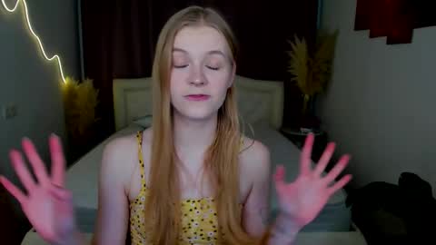 Snapshot of lil_cookie_monster chatting on February 2026 01:25:01 PM Erica online show from February 2026 01:25:01 PM