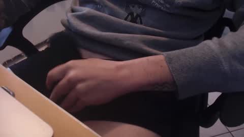 lil_j_ online show from October 2025 01:08:02 PM