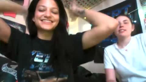 Snapshot of lil_luluvert chatting on June 2026 04:24:01 AM lil_luluvert online show from June 2026 04:24:01 AM
