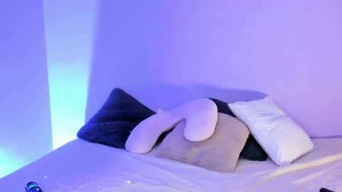 Lola online show from March 2025 12:29:01 AM