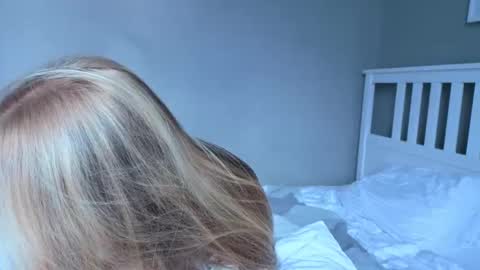 Emma online show from October 2025 10:01:02 AM