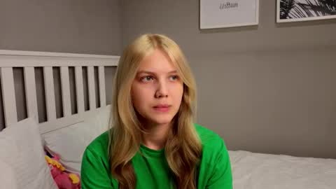 Emma online show from December 2025 10:42:02 AM