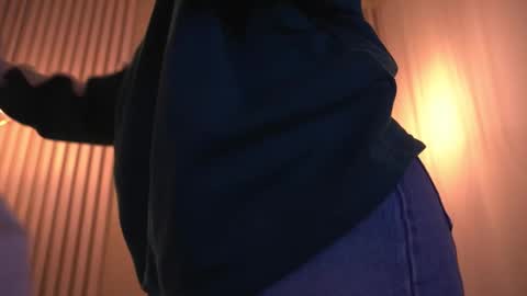 L I L A   online show from March 2026 03:50:01 AM