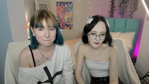 Snapshot of lilac_muse chatting on May 2026 11:26:02 AM Lili online show from May 2026 11:26:02 AM