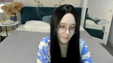 Snapshot of lilac_muse chatting on June 2026 03:09:02 AM Lili online show from June 2026 03:09:02 AM