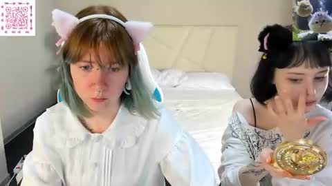 Snapshot of lilac_muse chatting on June 2026 03:04:02 AM Lili online show from June 2026 03:04:02 AM