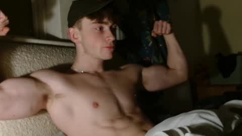 Snapshot of lilbearxxxx chatting on February 2025 09:48:02 PM lilbearxxxx online show from February 2025 09:48:02 PM