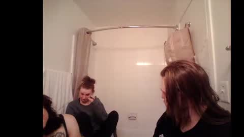 Snapshot of lilbratty_clouds_ogpuffdragon chatting on February 2026 11:27:01 AM lilbratty_clouds_ogpuffdragon online show from February 2026 11:27:01 AM