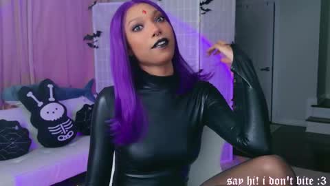 evie online show from October 2025 02:34:01 AM