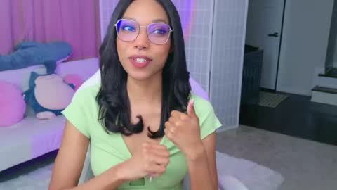 evie online show from March 2026 01:32:01 AM