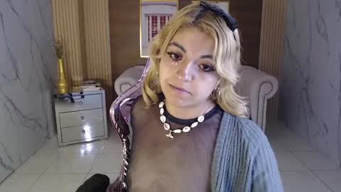 Lili online show from February 2025 09:21:02 AM