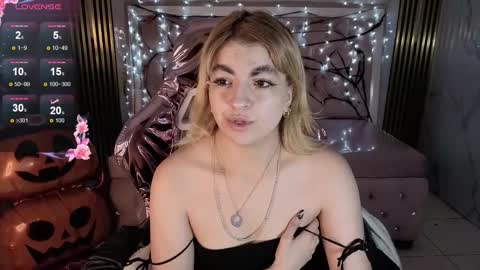 Lili online show from October 2025 03:29:02 AM