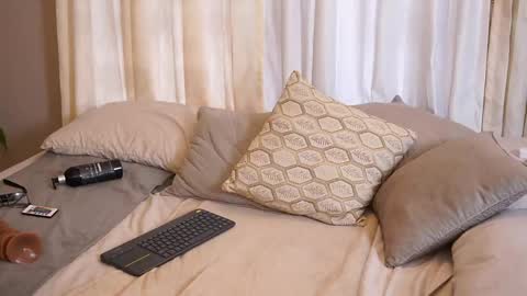 Lili  online show from March 2026 12:56:02 PM