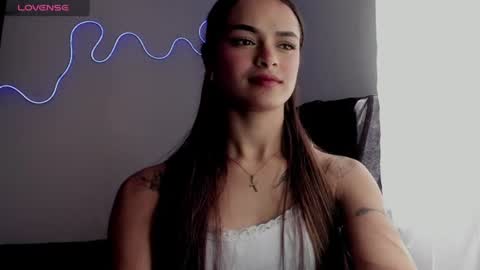 Snapshot of lili_evanss chatting on June 2026 04:05:01 PM lili_evanss online show from June 2026 04:05:01 PM