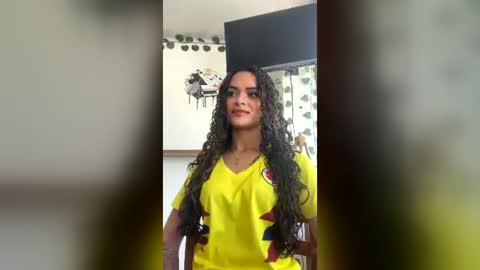 Snapshot of lili_evanss chatting on June 2026 06:02:01 PM lili_evanss online show from June 2026 06:02:01 PM