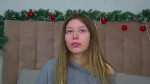 Mia online show from December 2025 06:21:02 AM