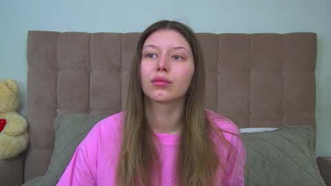 Snapshot of liliabianca chatting on February 2026 06:53:02 AM Mia online show from February 2026 06:53:02 AM