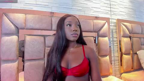 Snapshot of lilian_starfire chatting on October 2025 07:44:02 PM LILIAN online show from October 2025 07:44:02 PM