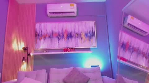 Snapshot of lilian_vergara chatting on April 2026 05:28:01 PM holis soy lily chang no olvides el pulgar arriba es muy importante para mi 3 independent model online show from April 2026 05:28:01 PM