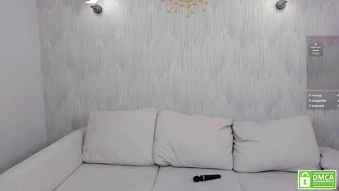 Hi I am Luna online show from September 2025 01:17:01 AM