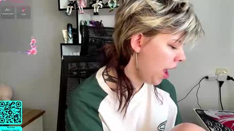 Lilian online show from March 2026 07:03:02 AM